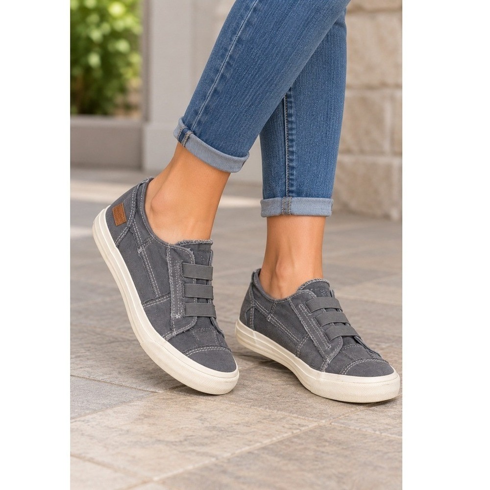 3/$25 Blowfish Malibu Raw Edge Sneakers 11 Gray Canvas Slip On Casual Shoes